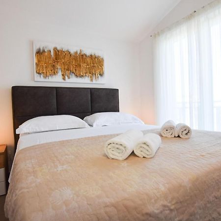 Apartments Karmen I Primošten Zewnętrze zdjęcie